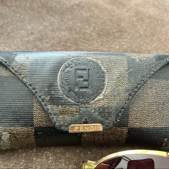 FENDI VTG Aviator Gold Rimmed Oval Logo Singlasses - Picture 13 of 14